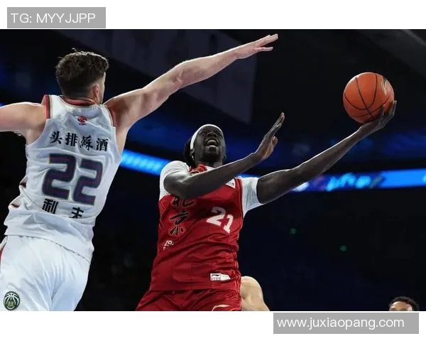 第三外援终于敲定！2米06争议锋线重返北京首钢