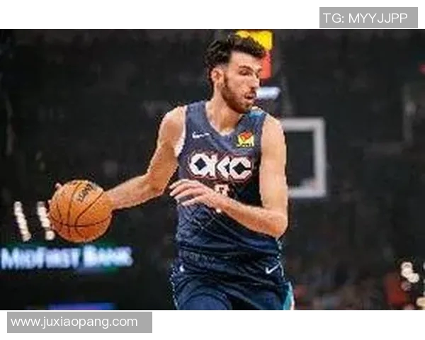 攻防一体！霍姆格伦半场11中8高效砍16分5板1助1帽 得分全队最高